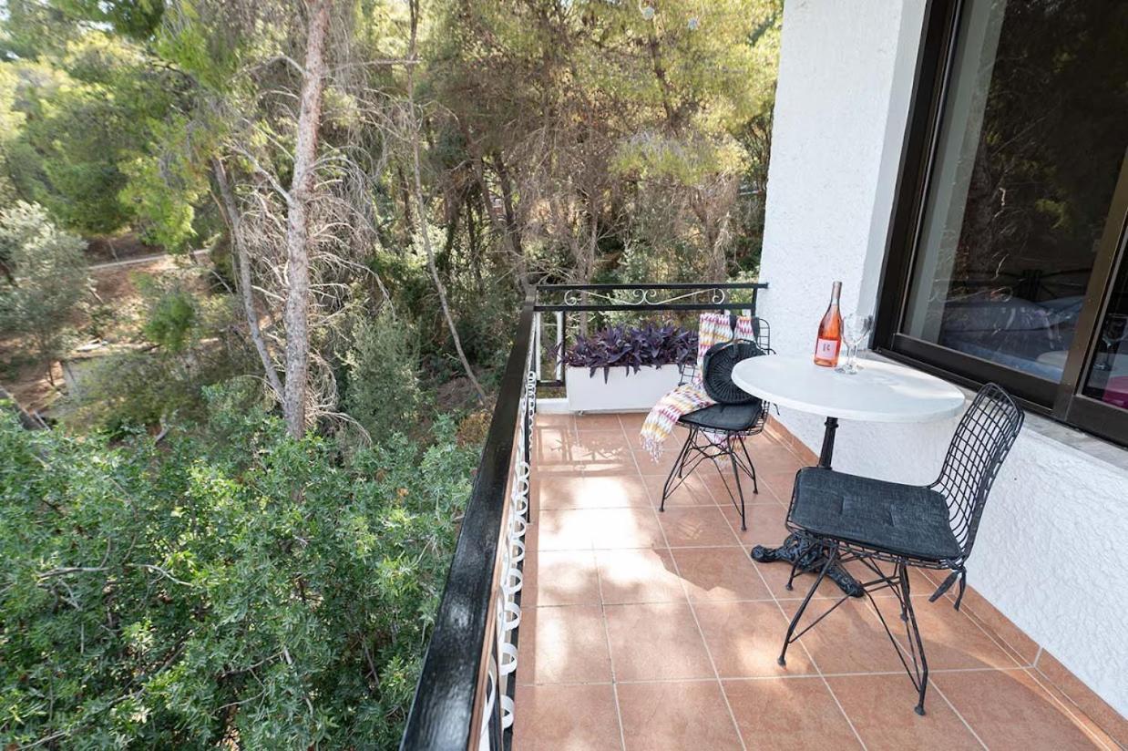 Lions 2 Studios&Apartments, Poros Island. Poros Town Exterior foto