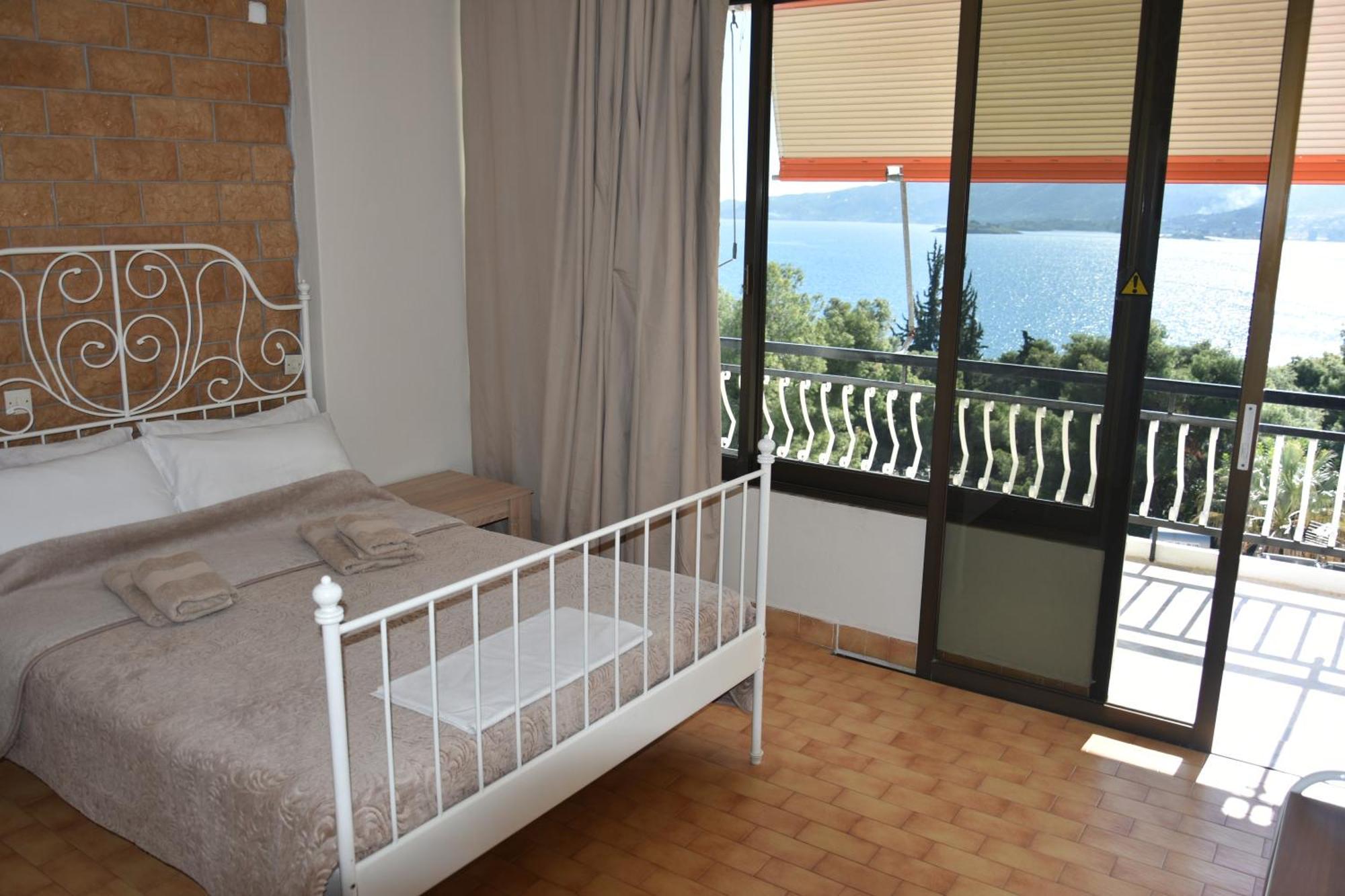 Lions 2 Studios&Apartments, Poros Island. Poros Town Exterior foto