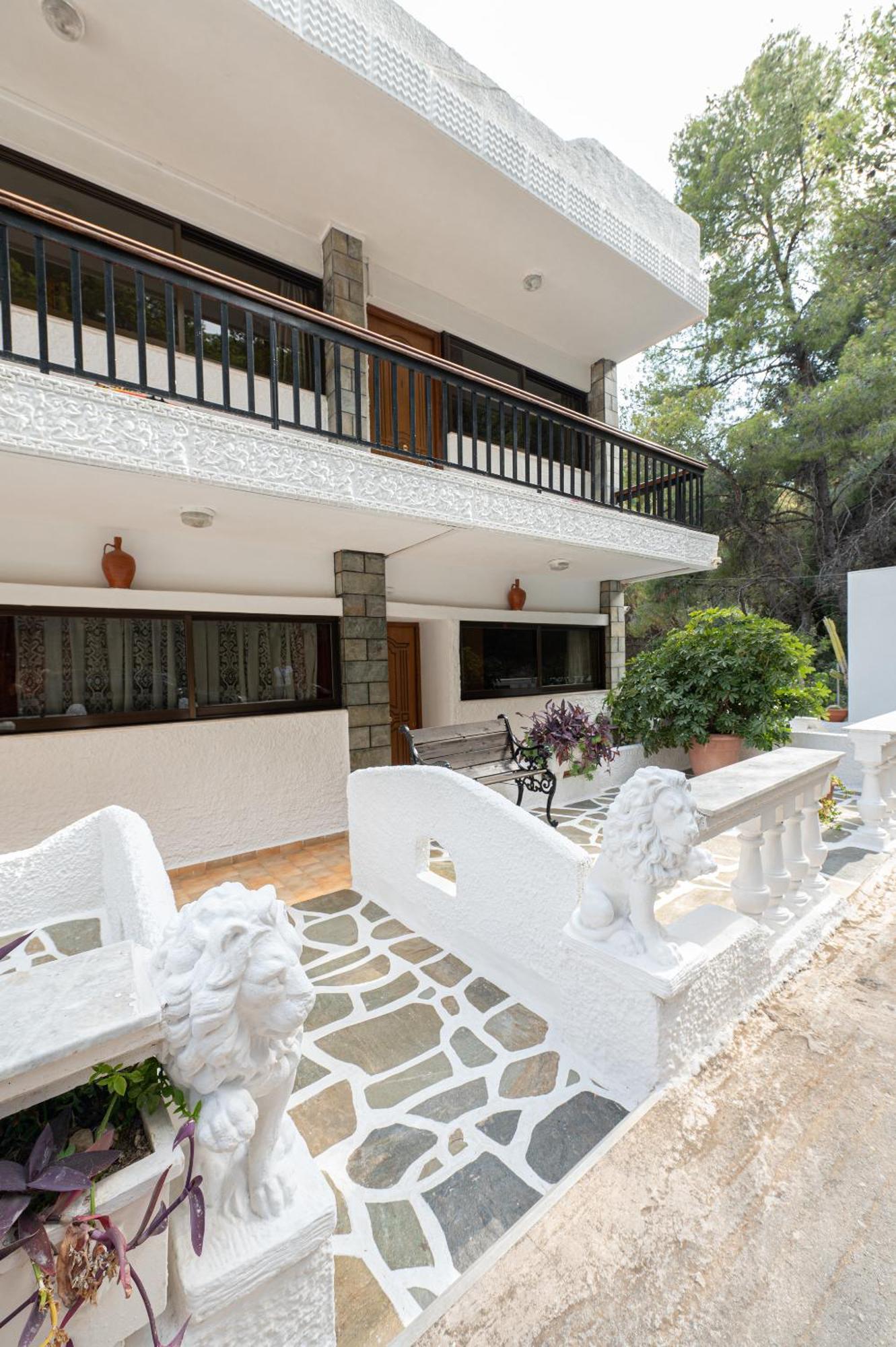 Lions 2 Studios&Apartments, Poros Island. Poros Town Exterior foto