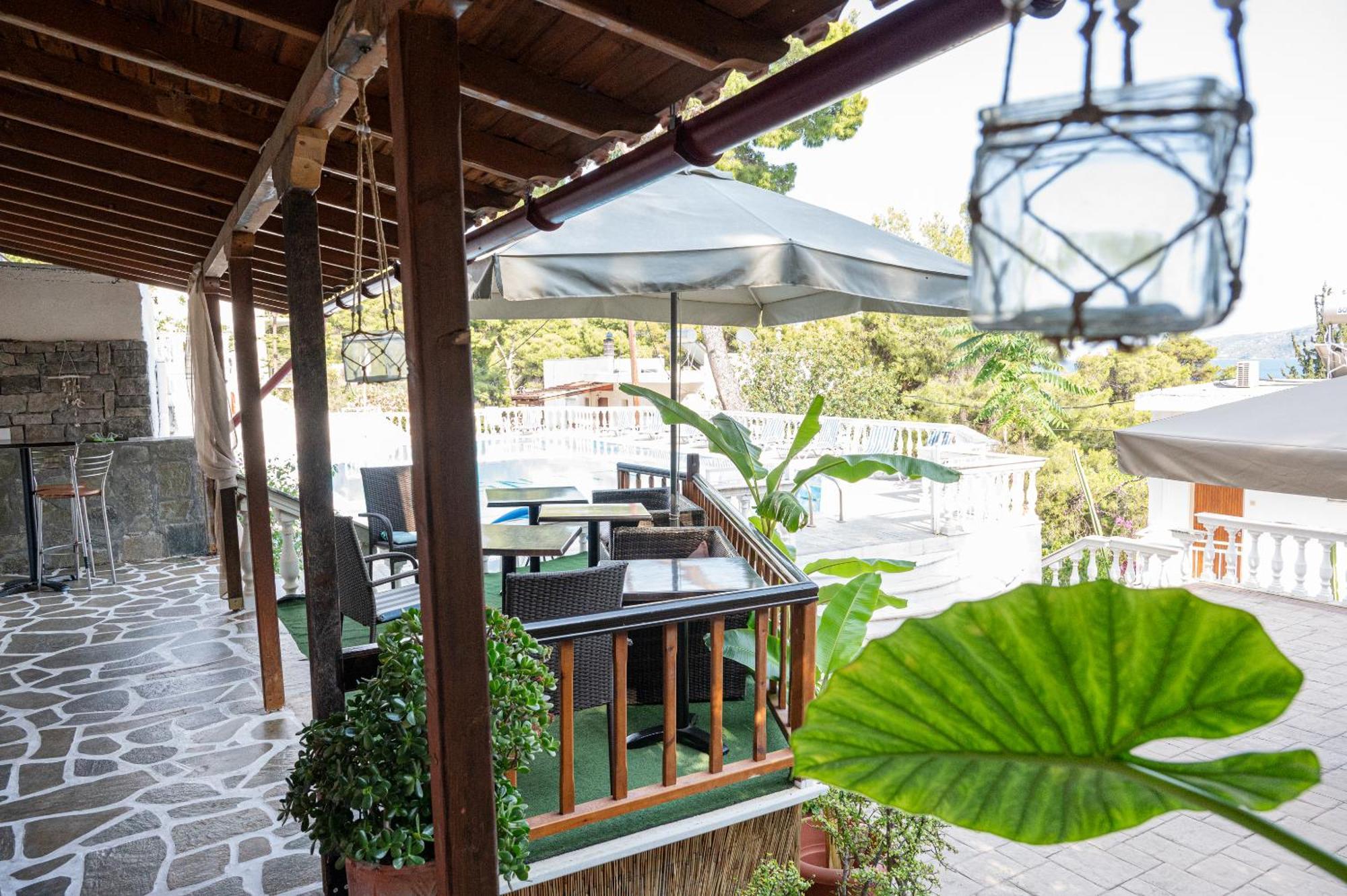 Lions 2 Studios&Apartments, Poros Island. Poros Town Exterior foto