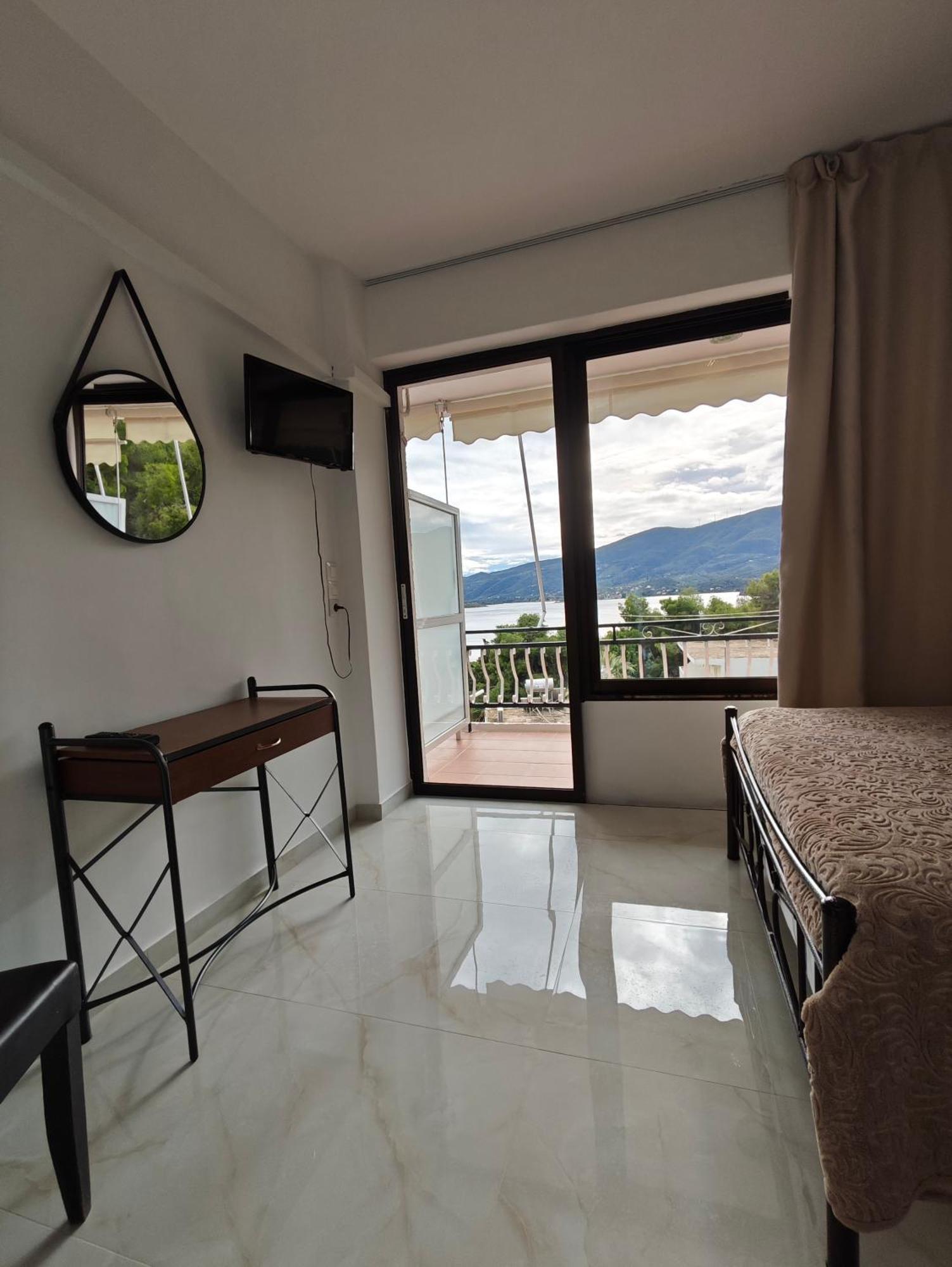Lions 2 Studios&Apartments, Poros Island. Poros Town Exterior foto